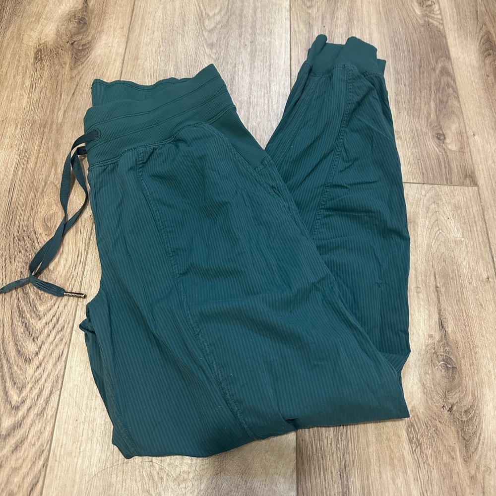 Lululemon dance studio pants size 6